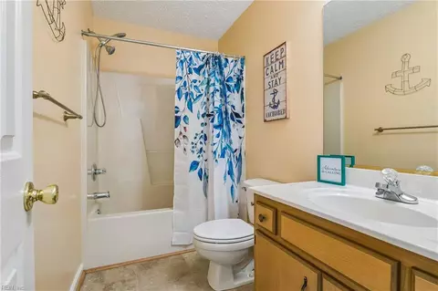 Bath - 2 Stella June Ln, Hampton, VA 23666 photo 1 of 2