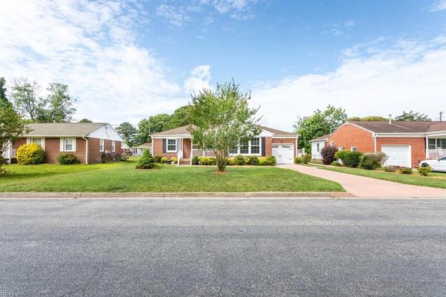 33 Saint Albans Dr, Hampton, VA 23669