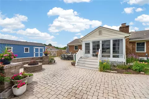 4220 Duke Of Gloucester Dr, Chesapeake, VA 23321