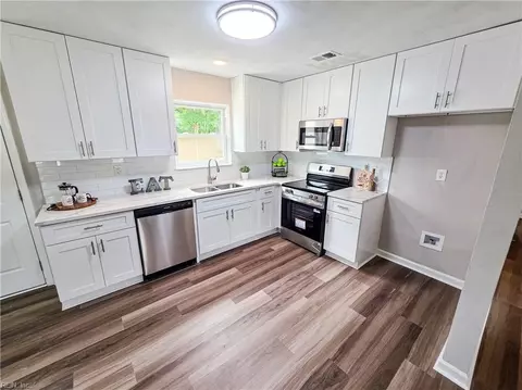 800 Churchill Dr, Virginia Beach, VA 23464
