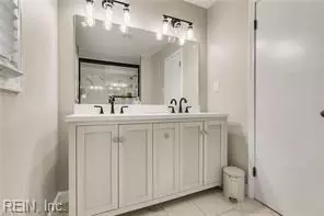 Bath - 200 Antietam Ct, Hampton, VA 23669 photo 2 of 4