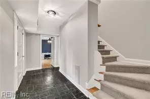 Entry Way - 200 Antietam Ct, Hampton, VA 23669 photo 2 of 6