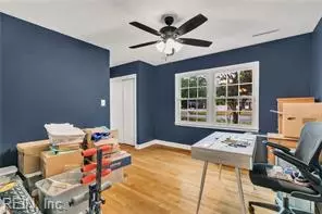 Entry Way - 200 Antietam Ct, Hampton, VA 23669 photo 5 of 6