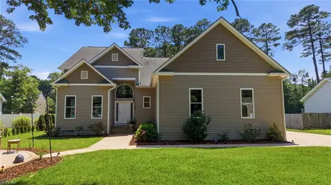 7609 Beechwood Dr, Lanexa, VA 23089