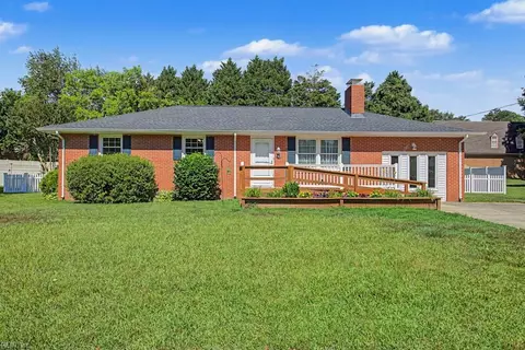 106 Crandol Dr, Yorktown, VA 23693