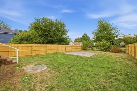Exterior - 302 N 5th St, Suffolk, VA 23434 photo 5 of 5