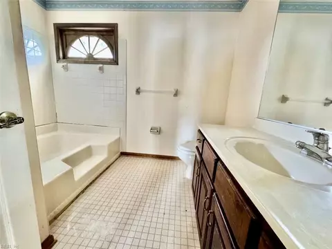 1254 Winfall Dr, Chesapeake, VA 23323 photo 5