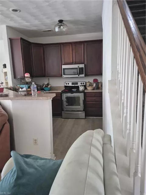 Kitchen - 22 Frazier Ct, Hampton, VA 23666 photo 2 of 2