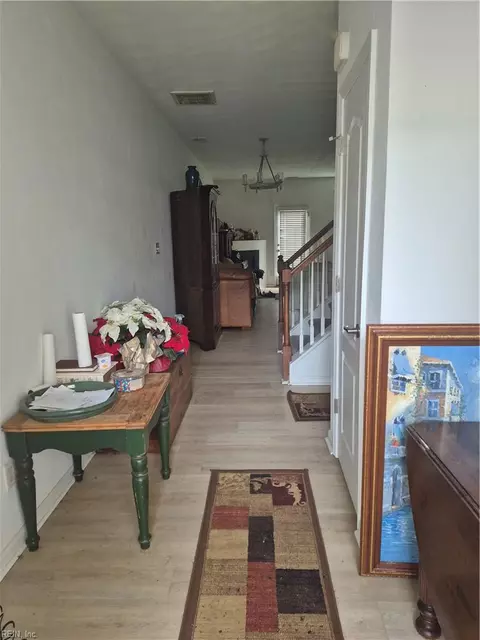 Entry Way - 22 Frazier Ct, Hampton, VA 23666 photo 2 of 4