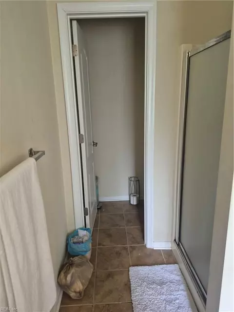 Entry Way - 22 Frazier Ct, Hampton, VA 23666 photo 1 of 4