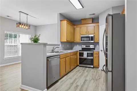 1933 Algonquin Trl, Williamsburg, VA 23185
