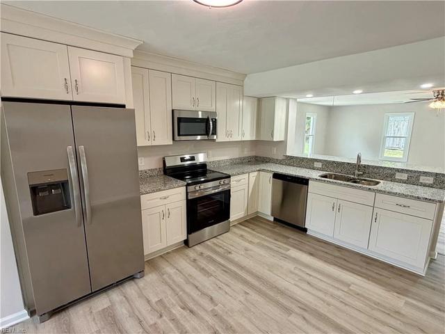 5124 Bellows Ln, Virginia Beach, VA 23455