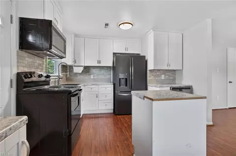 Kitchen - 120 Downes St, Hampton, VA 23663 photo 2 of 4