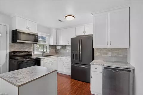Kitchen - 120 Downes St, Hampton, VA 23663 photo 3 of 4