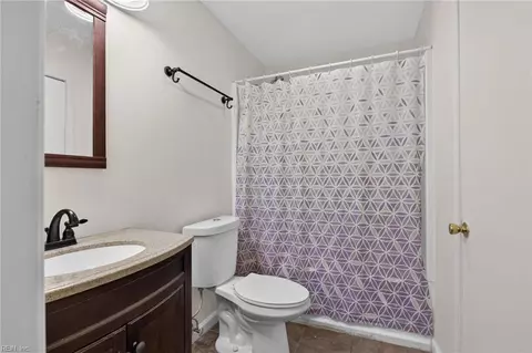 Bath - 120 Downes St, Hampton, VA 23663 photo 1 of 2