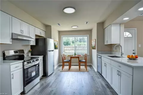 2133 Weybridge Dr, Virginia Beach, VA 23454
