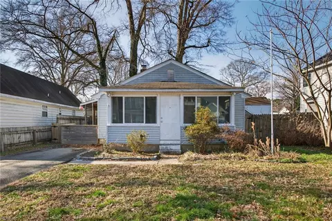 2041 Lockard Ave, Chesapeake, VA 23320
