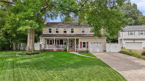 5 Deans Cir, Newport News, VA 23606