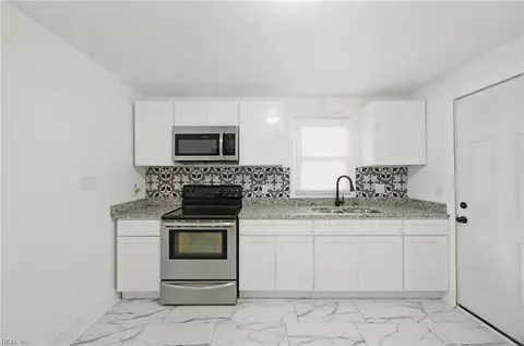 23 Emmons Pl, Portsmouth, VA 23702