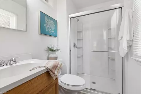 Bath - 98 Fort Worth St, Hampton, VA 23669 photo 4 of 4
