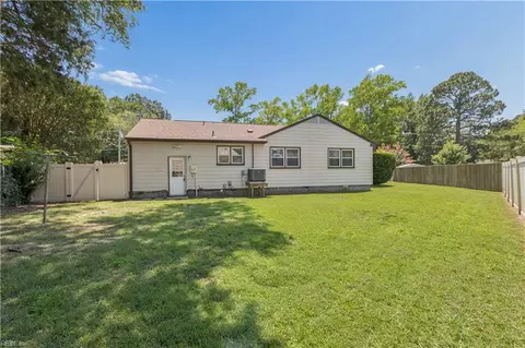 Exterior - 98 Fort Worth St, Hampton, VA 23669 photo 7 of 7