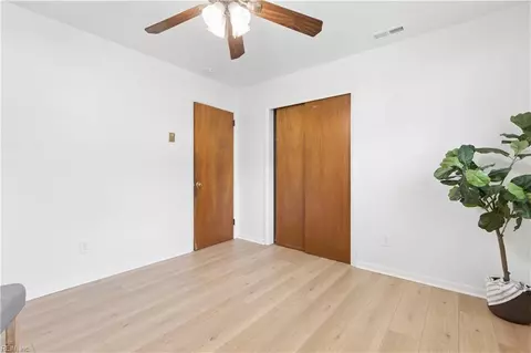 Bedroom - 98 Fort Worth St, Hampton, VA 23669 photo 3 of 6