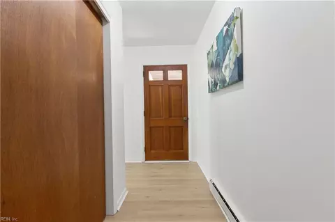 Entry Way - 98 Fort Worth St, Hampton, VA 23669 photo 1 of 1