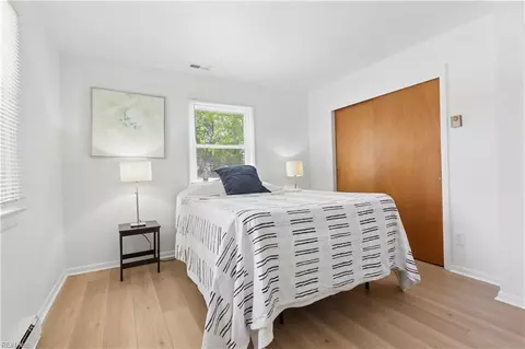 Bedroom - 98 Fort Worth St, Hampton, VA 23669 photo 5 of 6