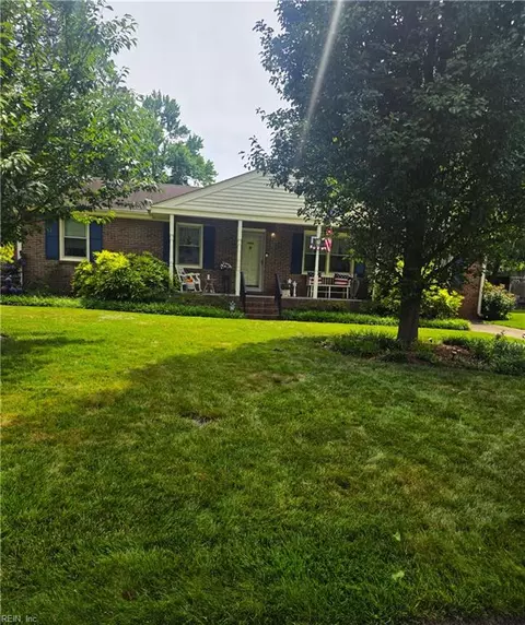 4020 Forresthills Dr, Portsmouth, VA 23703