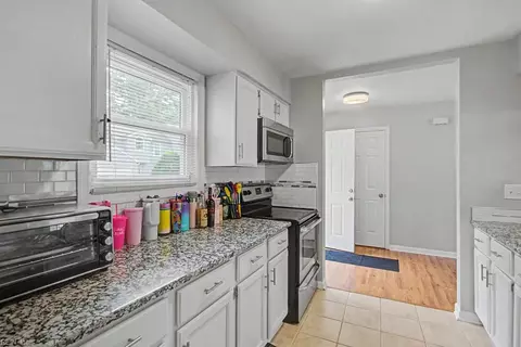 Entry Way - 94 Madison Chse Chase, Hampton, VA 23666 photo 1 of 1