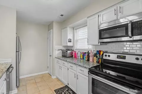 Kitchen - 94 Madison Chse Chase, Hampton, VA 23666 photo 1 of 2