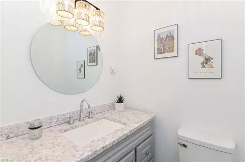 Bath - 3 Kenilworth Dr, Hampton, VA 23666 photo 1 of 5