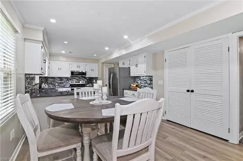 Dining - 3 Kenilworth Dr, Hampton, VA 23666 photo 3 of 3