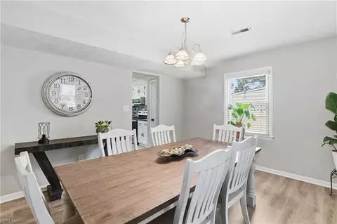 Dining - 3 Kenilworth Dr, Hampton, VA 23666 photo 1 of 3