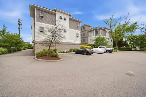 7922 Shore Dr #219, Norfolk, VA 23518