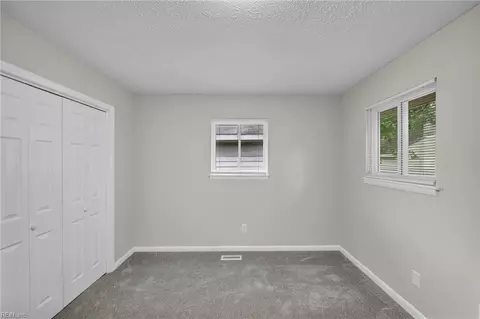 Bedroom - 1820 Bay Ave, Hampton, VA 23661 photo 8 of 16