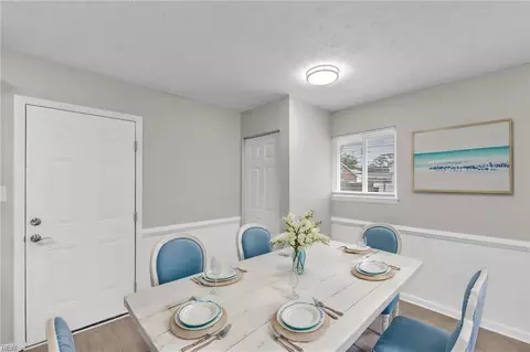 Dining - 1820 Bay Ave, Hampton, VA 23661 photo 1 of 1