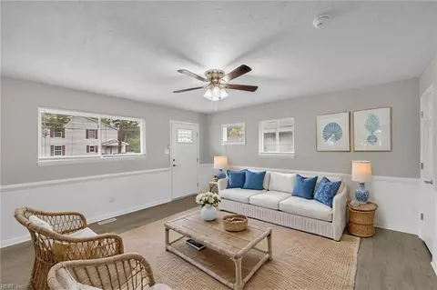 Living - 1820 Bay Ave, Hampton, VA 23661 photo 2 of 3