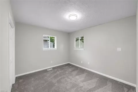 Bedroom - 1820 Bay Ave, Hampton, VA 23661 photo 6 of 16