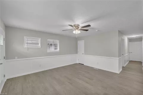 Entry Way - 1820 Bay Ave, Hampton, VA 23661 photo 1 of 7
