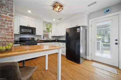 9554 12th Bay St, Norfolk, VA 23518