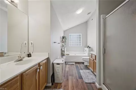 Entry Way - 108 Montrose Dr, Hampton, VA 23666 photo 6 of 7