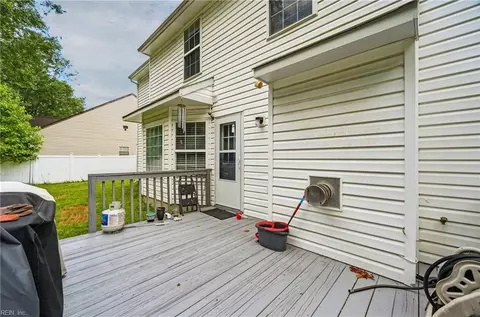 Exterior - 108 Montrose Dr, Hampton, VA 23666 photo 6 of 8