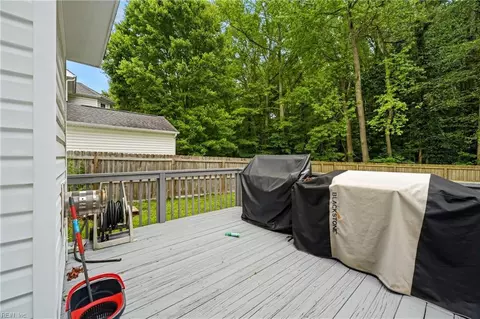 Exterior - 108 Montrose Dr, Hampton, VA 23666 photo 5 of 8