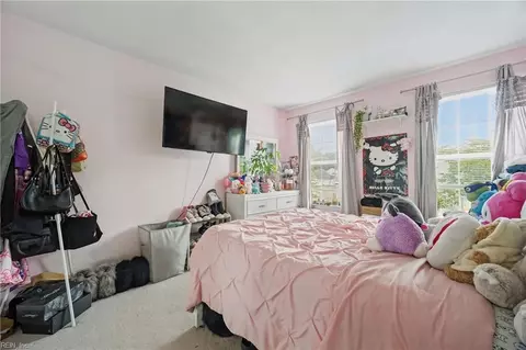 Bedroom - 108 Montrose Dr, Hampton, VA 23666 photo 6 of 7