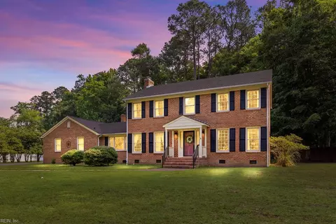 124 Beechwood Dr, Franklin, VA 23851