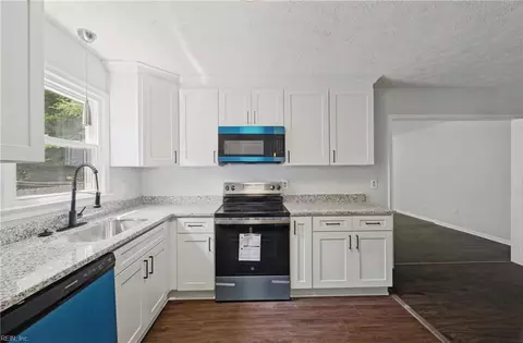 Kitchen - 531 Dafia Dr, Hampton, VA 23666 photo 1 of 2