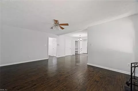 Living - 531 Dafia Dr, Hampton, VA 23666 photo 2 of 7