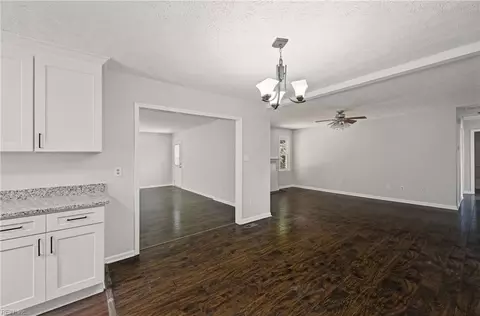 Living - 531 Dafia Dr, Hampton, VA 23666 photo 3 of 7