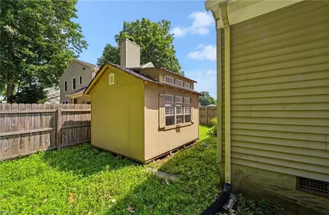 Exterior - 531 Dafia Dr, Hampton, VA 23666 photo 5 of 8